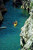 Canoe down the gorges